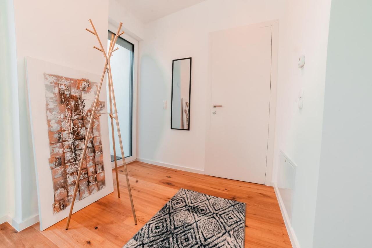 Triangle Penthouse Apartment Wien