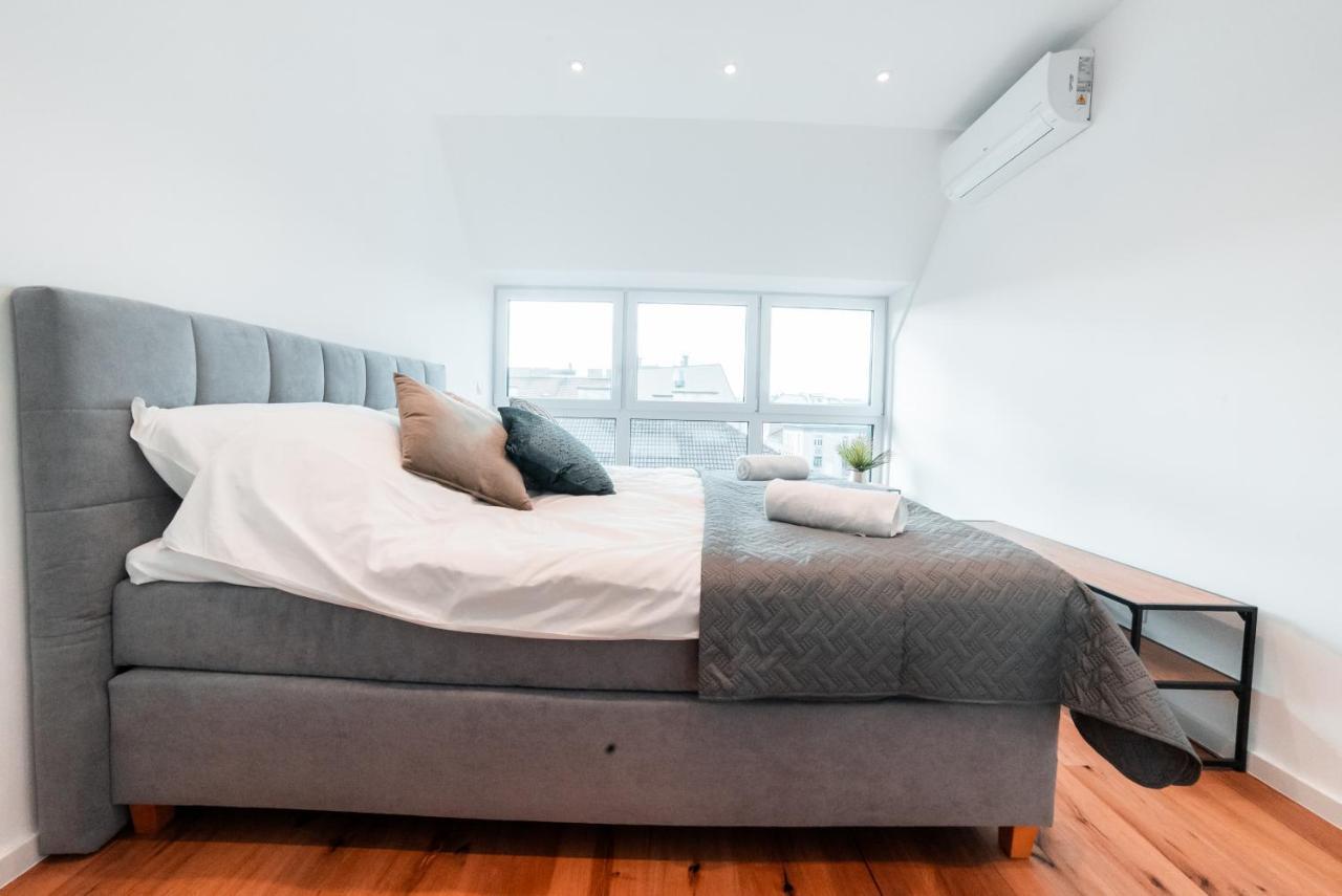 Triangle Penthouse Apartment Wien
