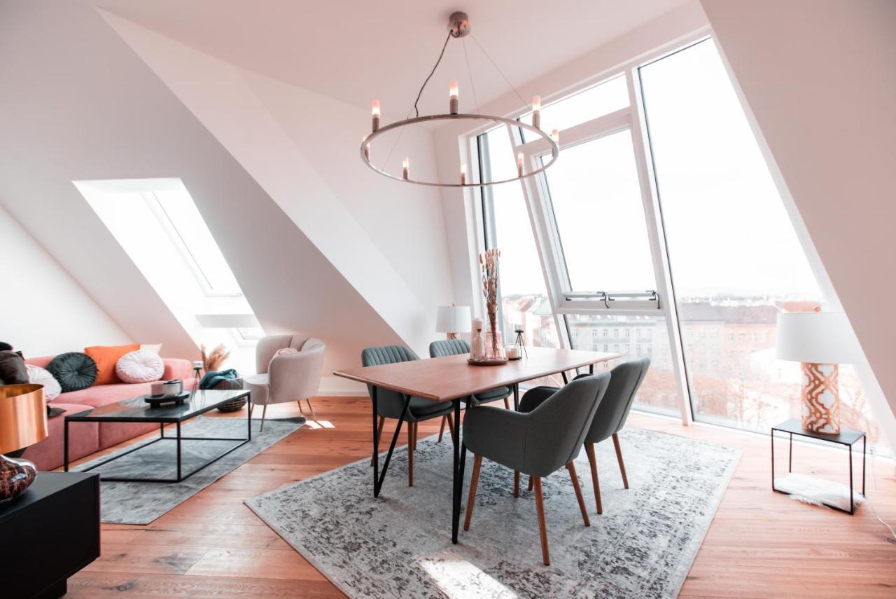Triangle Penthouse Apartment Wien